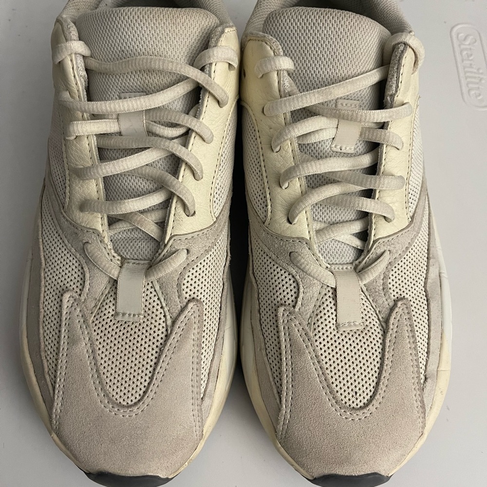 Yeezy Boost 700 "Analog"